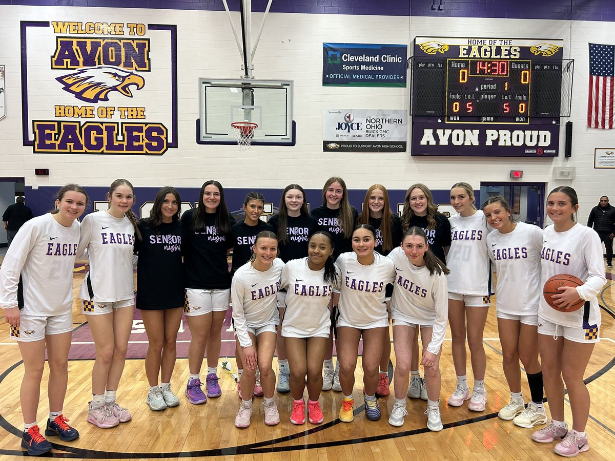avoneagles's tweet photo. Eagles get the win on Senior Night!
Huge thank you to our seven seniors for everything they’ve given to this program. Congratulations on a great night! 🦅 https://t.co/4Q7SOcdZNL