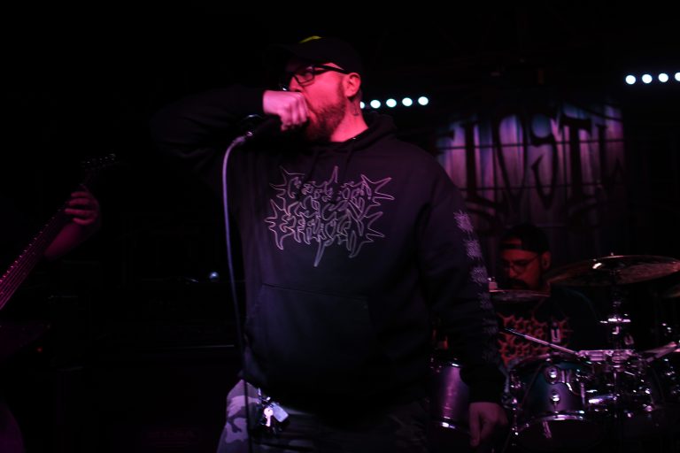 Metal_Centre's tweet image. Last Saturday we caught an amazing concert featuring Exhorder and Phobia. Read our review and view our photo gallery...

#ShowReview #exhorder #phobia #grindcore #grind #thrashmetal #nuclearblastrecords #groove #groovemetal #horrificvisions #comatosemusic #slowhole #MetalCentre