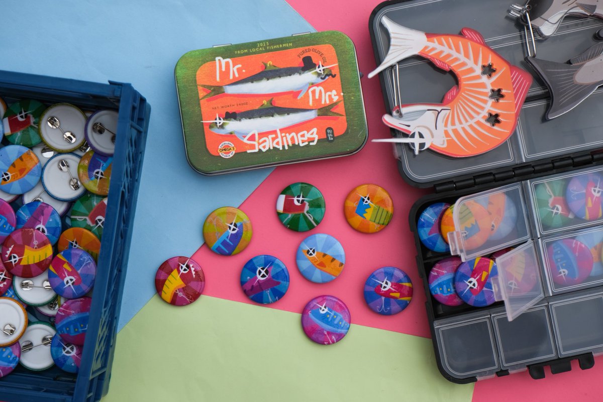 ADMINNN pntes mau cari akunnya ilang😭😭

aku ada open PO nih sampe tgl 18! aku jual perikan2an, OC aku, sama pin cartoon network charactes!