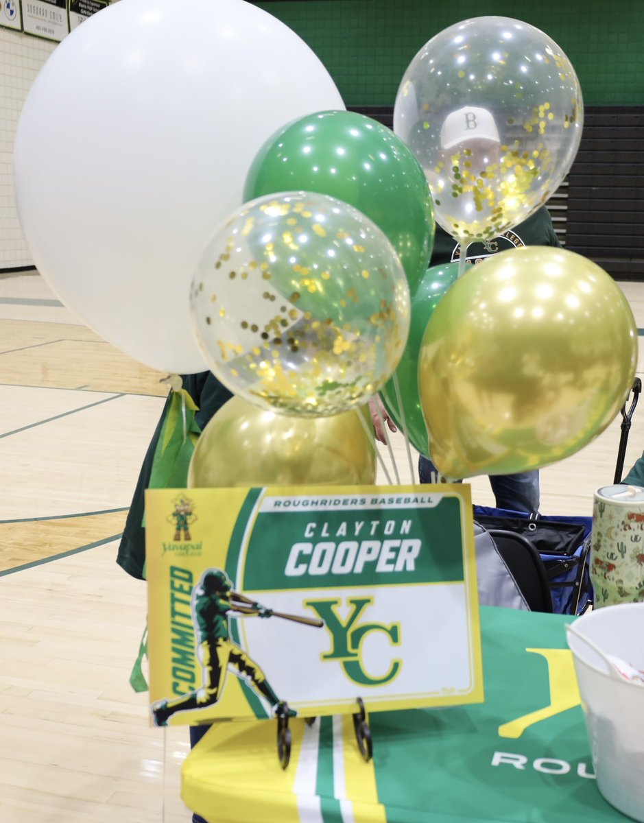 Claycooper55's tweet image. Signing Day at BHS. Want to thank my coaches for all the support and motivation here at @Basha_Baseball. I want to thank the coaches @YavapaiBaseball for their confidence in me and the opportunity to play at the next level. Looking forward to making a difference. #goriders