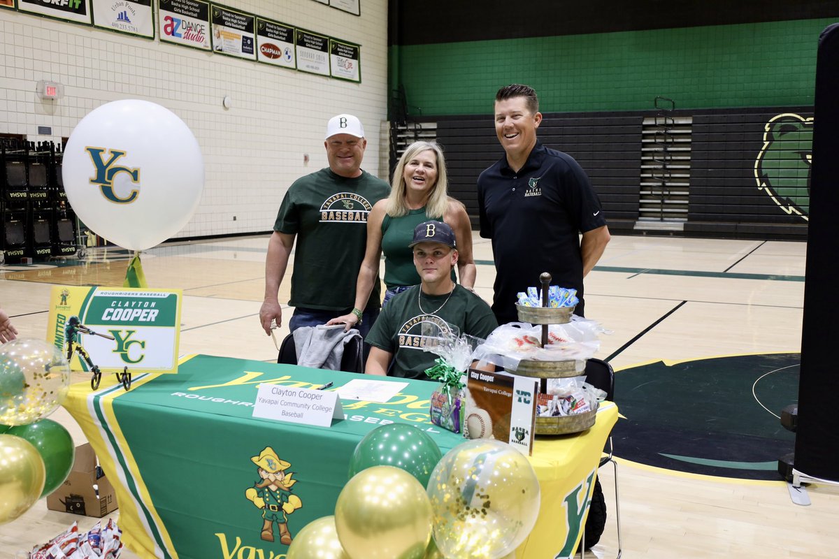 Claycooper55's tweet image. Signing Day at BHS. Want to thank my coaches for all the support and motivation here at @Basha_Baseball. I want to thank the coaches @YavapaiBaseball for their confidence in me and the opportunity to play at the next level. Looking forward to making a difference. #goriders