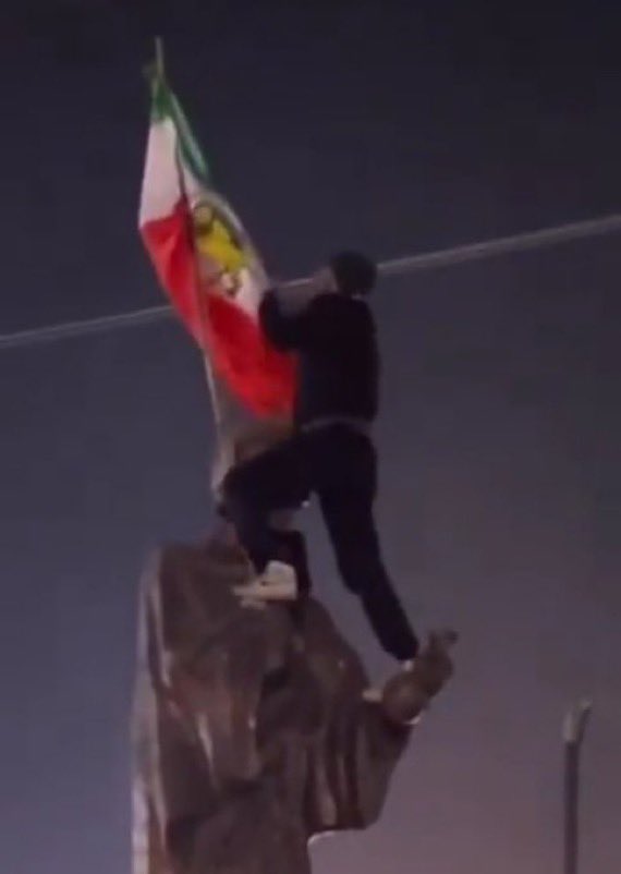 Jason_Jorjani's tweet photo. Everything that I did, I did it for IRAN. Long live the Revolution of the Lion and the Sun! https://t.co/1eZAdFwTNw