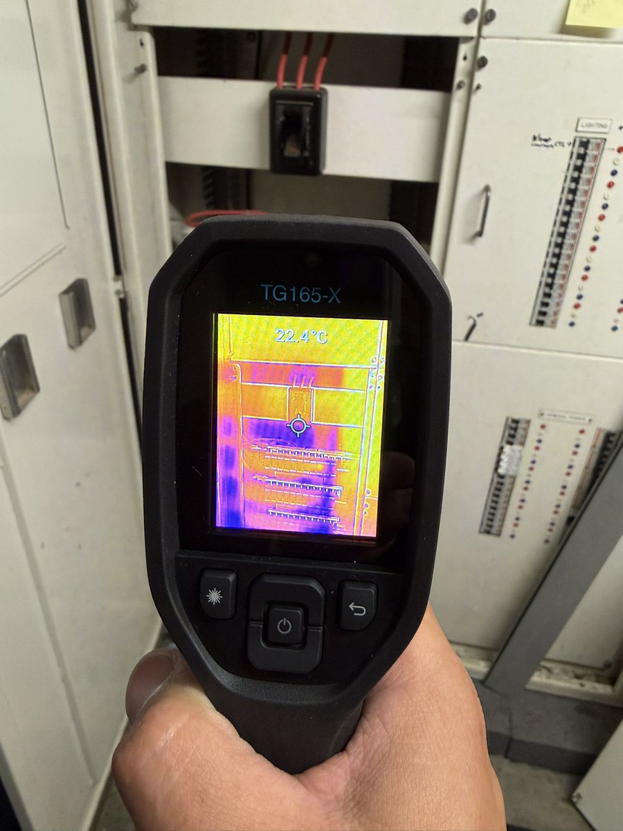 Kableelectrical's tweet photo. 🔥 Thermal Imaging Inspections 
Keeping commercial switchboards safe, reliable, and compliant.
Thermal imaging allows us to identify hot spots, loose connections, and potential faults before they turn into costly failures or downtime. https://t.co/HnUBkr2380