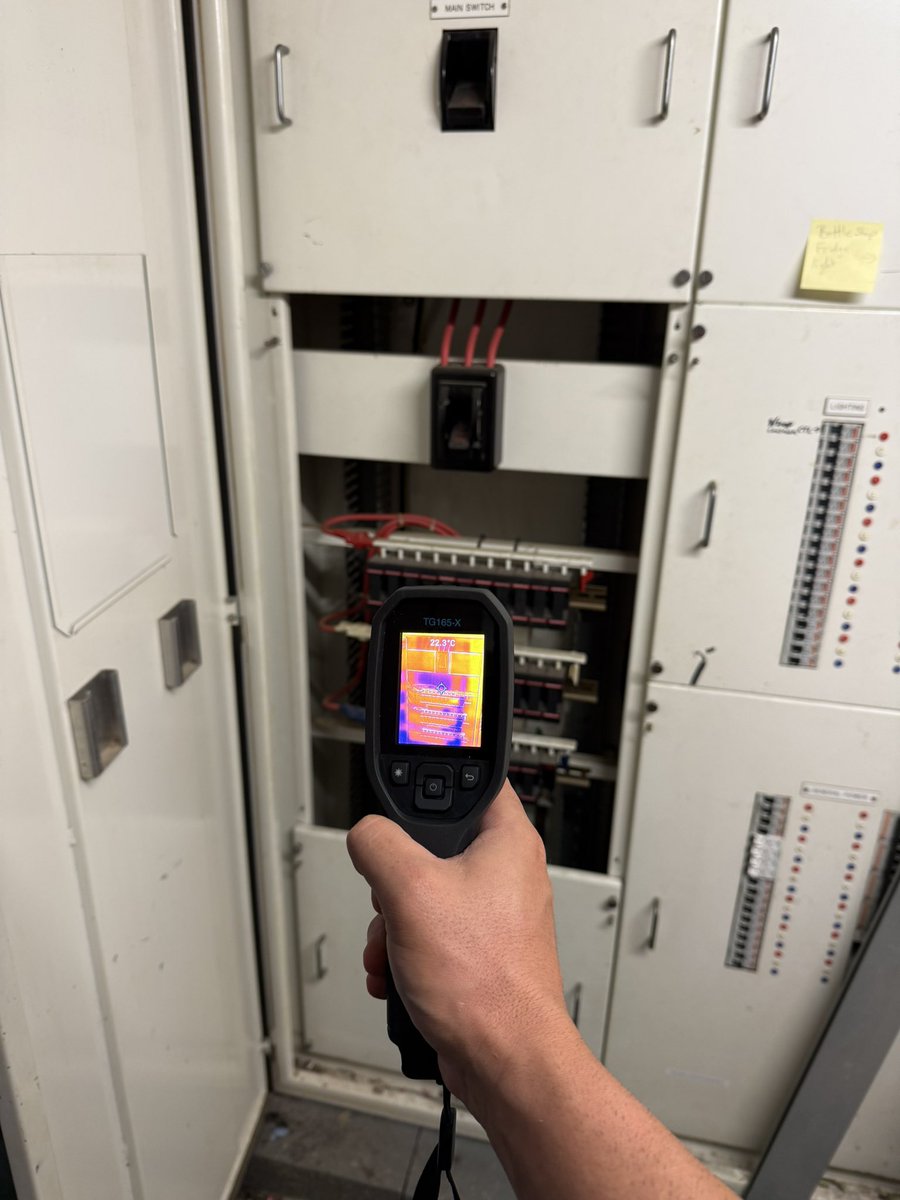 Kableelectrical's tweet photo. 🔥 Thermal Imaging Inspections 
Keeping commercial switchboards safe, reliable, and compliant.
Thermal imaging allows us to identify hot spots, loose connections, and potential faults before they turn into costly failures or downtime. https://t.co/HnUBkr2380