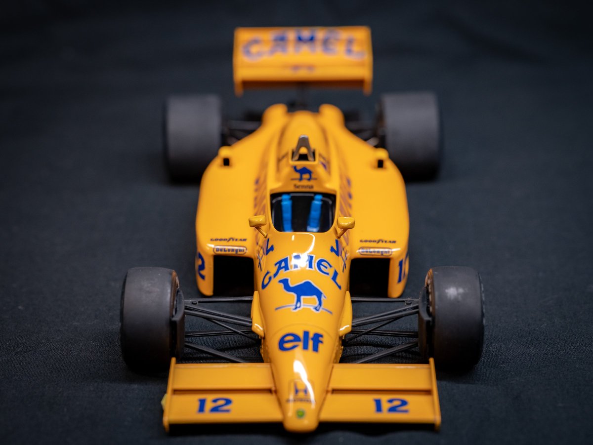 tom_sp2's tweet photo. タミヤ1/20 ロータスホンダ99T完成しました
本体色のキャメルイエローは、実車より気持ちオレンジ寄りに調色
完全に好みです
研ぎ出し〜研磨はラプロスと神ヤス
仕上げにセラミックコンパウンド
上手くいったようでホッとしてますw
#TAMIYA #F1Model #Lotus99T https://t.co/yZ5FG7x2Wa