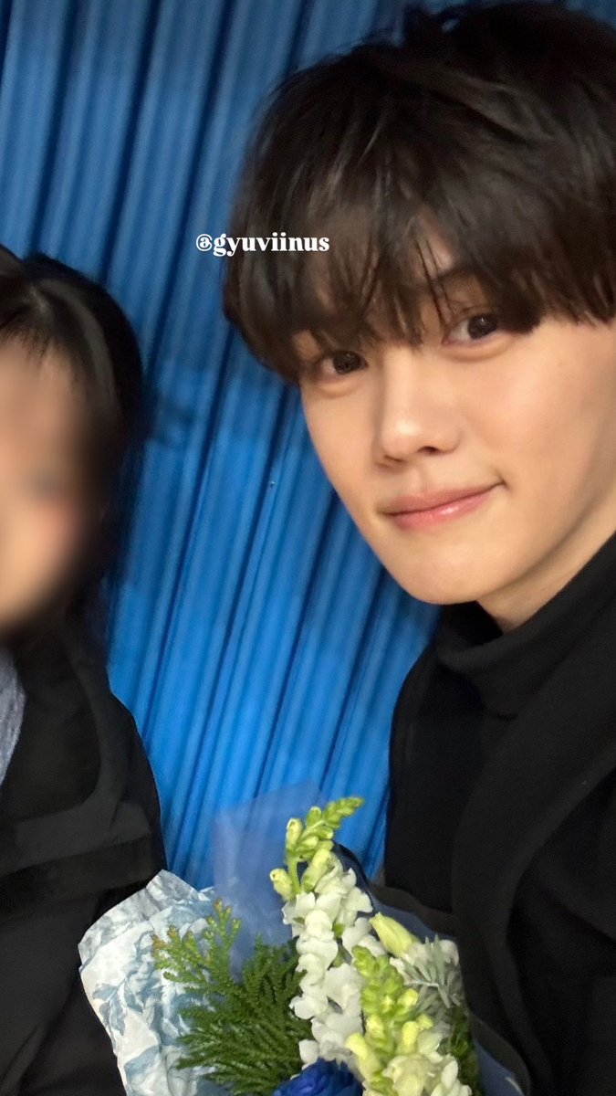 친구 졸업식 갔다가 규빈이 자만추했어요 .ᐟ.ᐟ 너무잘생김 ㅜㅠㅜㅠ
#김규빈