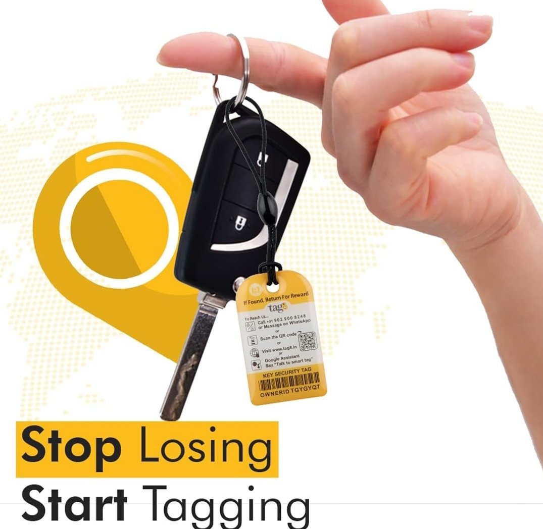 नई कार लेते समय चाबी के साथ एक छोटा सा मेटल टैग भी मिलता है

ज़्यादातर लोग उसे देखे बिना जेब से निकालकर अलमारी में रख देते हैं या कुछ लोग सीधे फेंक देते हैं 

यहीं से सबसे बड़ी गलती शुरू होती है उस टैग पर लिखा नंबर कोई साधारण सीरियल नहीं होता है असल मेंवो आपकी कार की चाबी का पूरा