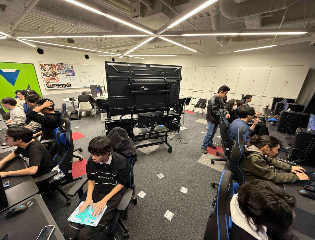 HALGaming_tokyo's tweet photo. 2026年初月のHALGamingは、外部とのスクリムや大会出場、イベントお手伝いなどなど、大忙しでした‼️

昨年に比べ活動形態が広がったことから、ラボ内も以前に増して活気づくように👀

自分の将来設計と両立しながら、今年も張り切っていきましょう‼️

#HAL東京 
#HALGaming https://t.co/gtHbjbR1yx