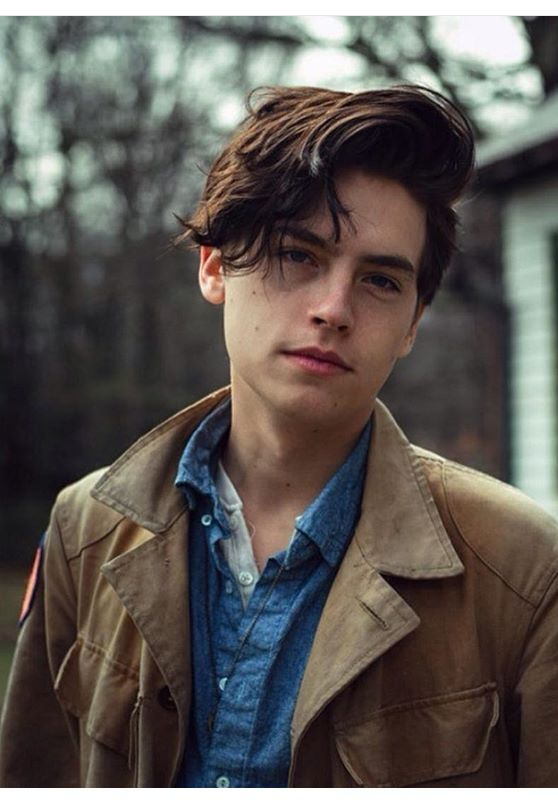 VidaoPantalla's tweet photo. Cole Sprouse y Kiernan Shipka protagonizarán #GoodbyeGirl, una nueva romcom en la que Kiernan será una rompecorazones profesional, hasta que se enamora de Cole. https://t.co/dmRhKaRror