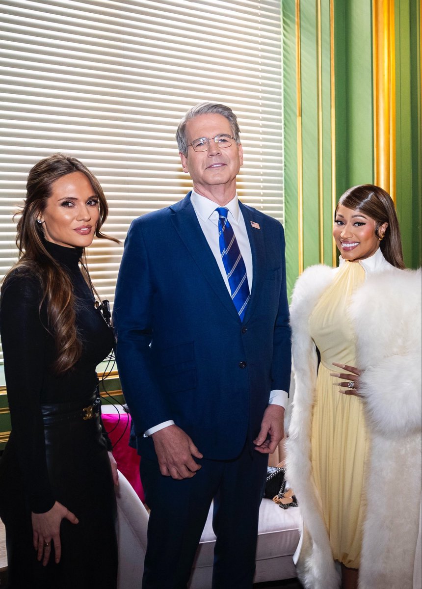 Minaj Vault tweet media