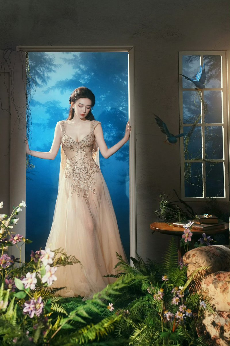 xiaoxiaomiii_'s tweet photo. #ChengXiao on Weibo entertainment trending topic #2 and #6 

“ChengXiao has a very beautiful figure.”

“ChengXiao’s dress” 

#WeiboNight2025 
#程潇 https://t.co/CXTqI9QWlD