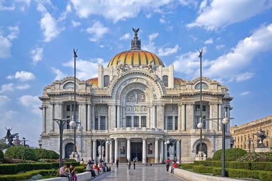 Alisa23_G's tweet photo. Para los locales que los BTS se presenten en la plaza Gwanghwamun es el equivalente a Juan Gabriel en bellas artes https://t.co/NB3NhrzmSt