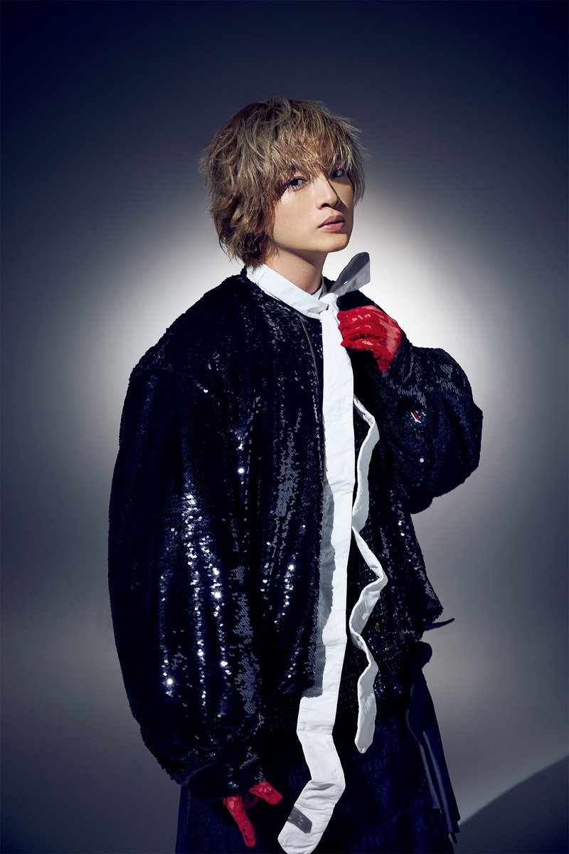 fashionjp's tweet photo. 【新着】#玉森裕太 さんが語る、ツアー衣装への“思いと覚悟”。
『目標はただ一つ。Kis-My-Ft2をかっこよく見せたい！』

#装苑 3月号より特別公開の記事を読む🔻
https://t.co/wtky9IyNa6

#KisMyFt2 #玉森裕太MODE 
@KMF2_0810MENT https://t.co/j2ybdyC0VG