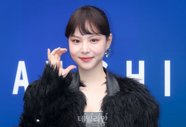 HyeriScreencaps's tweet photo. Lee Yeol Eum poses at the Hanna Shin fashion show during the Seoul Fashion Week 2026 FW today 250205
#leeyeoleum #์ด์ด์ https://t.co/SQtfx9xjPR