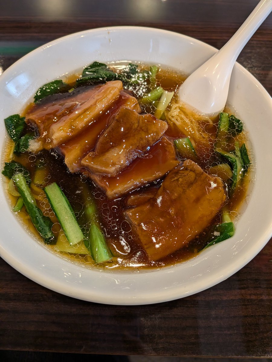 soundhobby's tweet photo. 美味そ！
角煮ラーメン。
1000円。

#おひるごはん https://t.co/tuxiARROxm