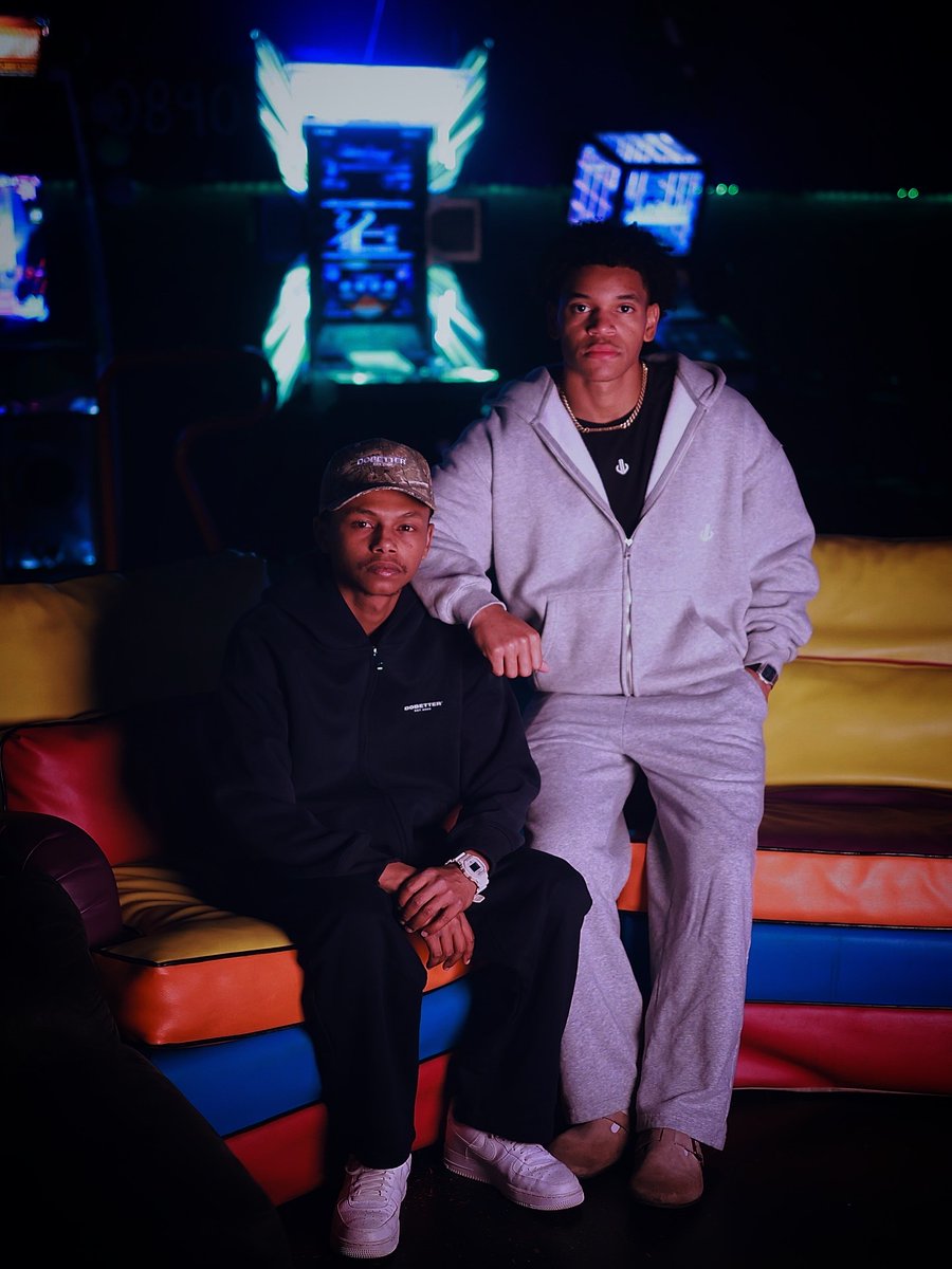 bamofficial00's tweet photo. Classic Sweatsuit 2.0 🎮
Available now 
https://t.co/uSvHpbd0IA
#TeamDobetter https://t.co/InYCxH6Phe