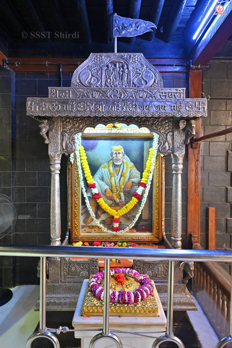 SSSTShirdi's tweet photo. *!! ॐ साई राम !!*
*श्री साईबाबा संस्थान विश्वस्त व्यवस्था,शिर्डी*
*!! ॐ Sai Ram !!*
*Shri Saibaba Sansthan Trust, Shirdi*
≈≈≈≈≈��≈≈≈≈≈≈≈≈≈≈≈ 
*आरती :-माध्यान्ह आरती*
*गुरुवार ०५ फेब्रुवारी २०२६*  
*Aarti :-Madhyan Aarti*
*Thursday 05 Feb 2026* https://t.co/TlPBVd1xBB