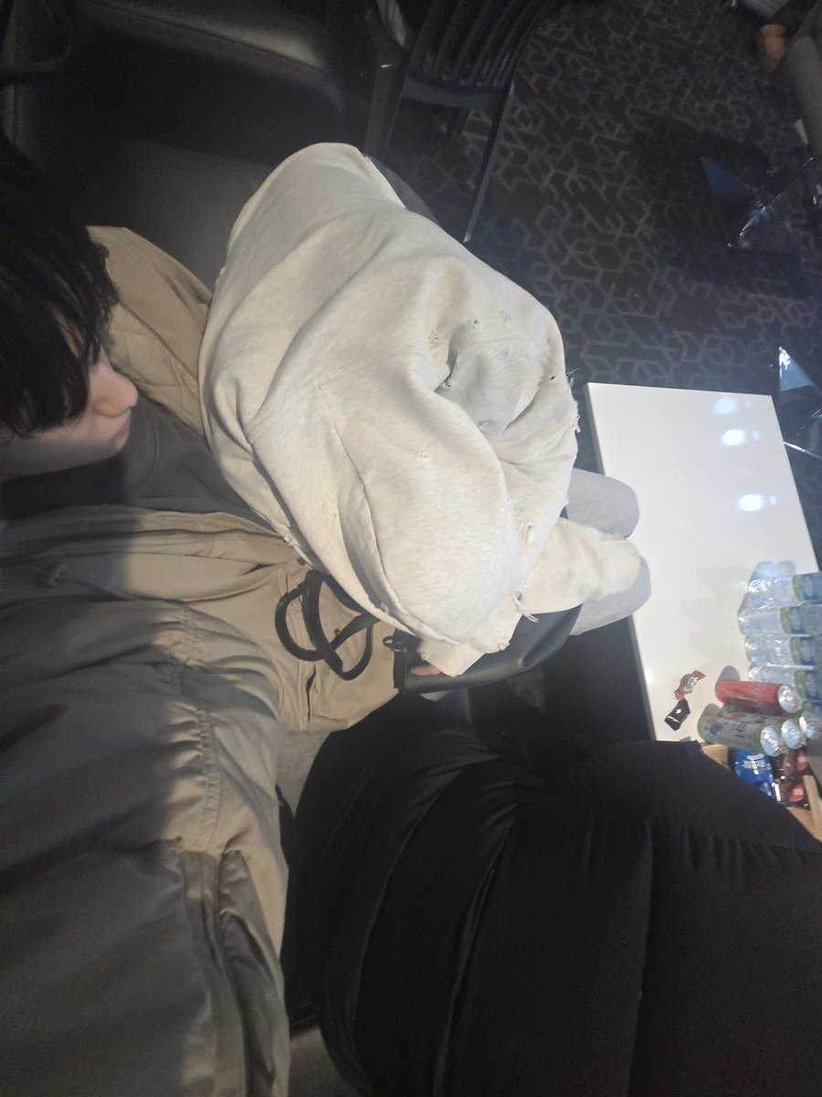 ‎오물조물 tweet media