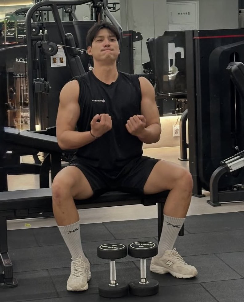 #SinglesInfernoS5 
I love men who are a lil ugly like this🙆🏻‍♀️