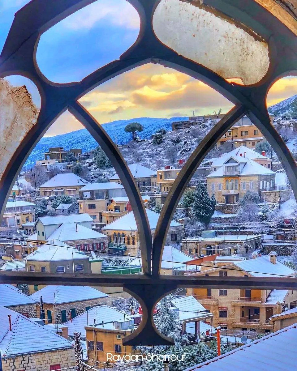 FatinaAz2's tweet image. في صباحات ما بدها كلام
 نظرة، نفس عميق، وطاقة حلوة تكفّي اليوم 🤍🌫️
#صباح_الخير