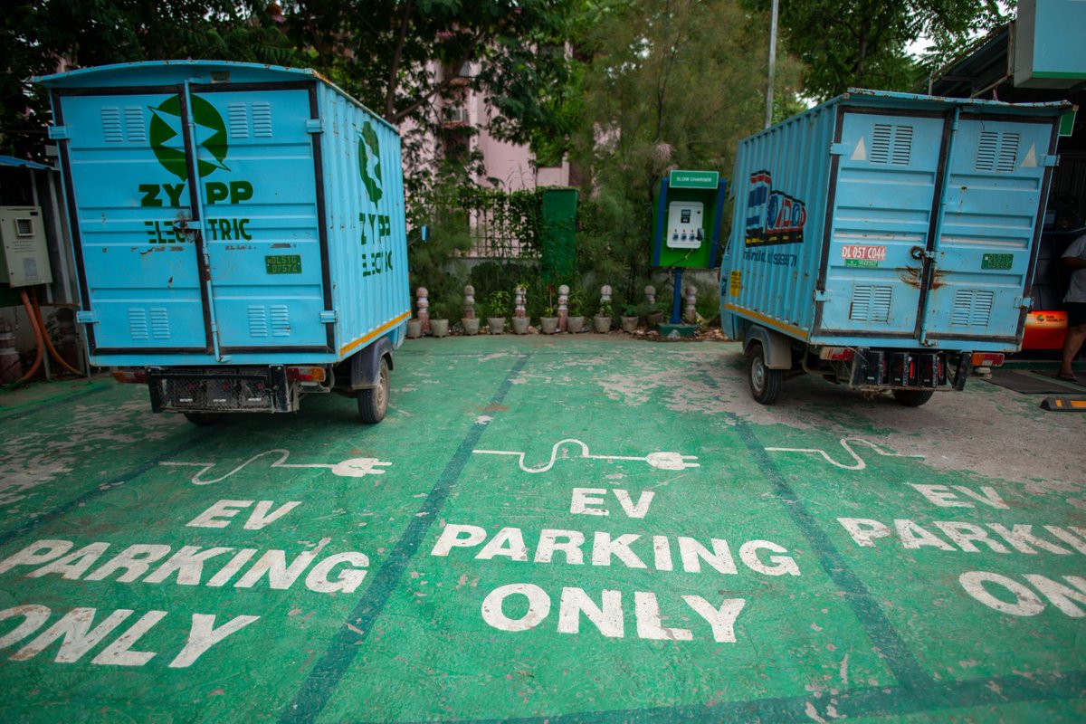 #ICCTblog

🚚⚡Electric Light Commercial Vehicles in India

LCVs made up 48% of India’s commercial goods vehicle market in FY2024 yet electrification remains at just 2%. In a recent <a href="/TheICCT/">The ICCT</a>'s blog, <a href="/moorthymnair/">Moorthy M Nair</a> explains why timely regulation is key to unlocking this segment’s