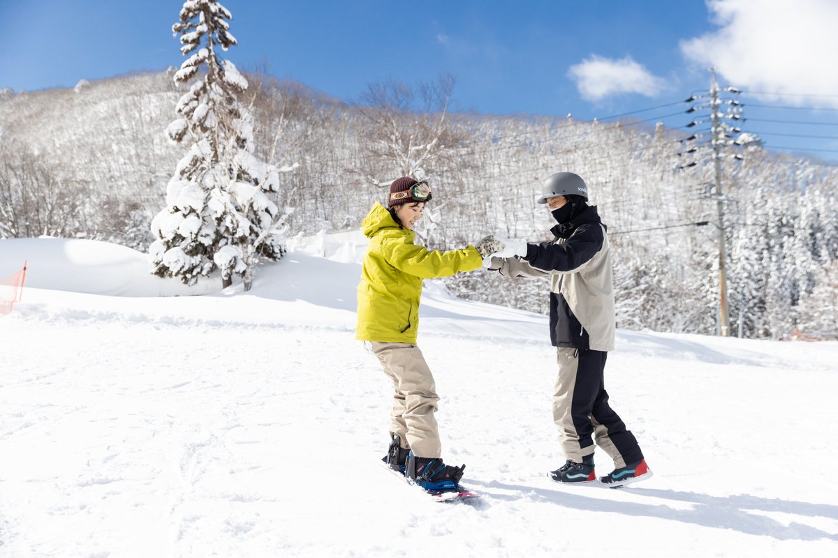 JTB_sunsun's tweet photo. \竜王はスノボデビューを応援しています🏂/

#竜王スキーパーク では3月8日まで毎日、参加無料のスノボデビューレッスンを開催中！

JTBガイアレックでは
リフト・ロープウェイ共通1日券＋レンタルボード・ウェア付のお得プランをご用意⛷️🎿
#卒業旅行 にもピッタリのプランです！

この冬は竜王で思い出をつくろう❄️

ご予約はこちら↓
https://t.co/nXcsnBcj0N