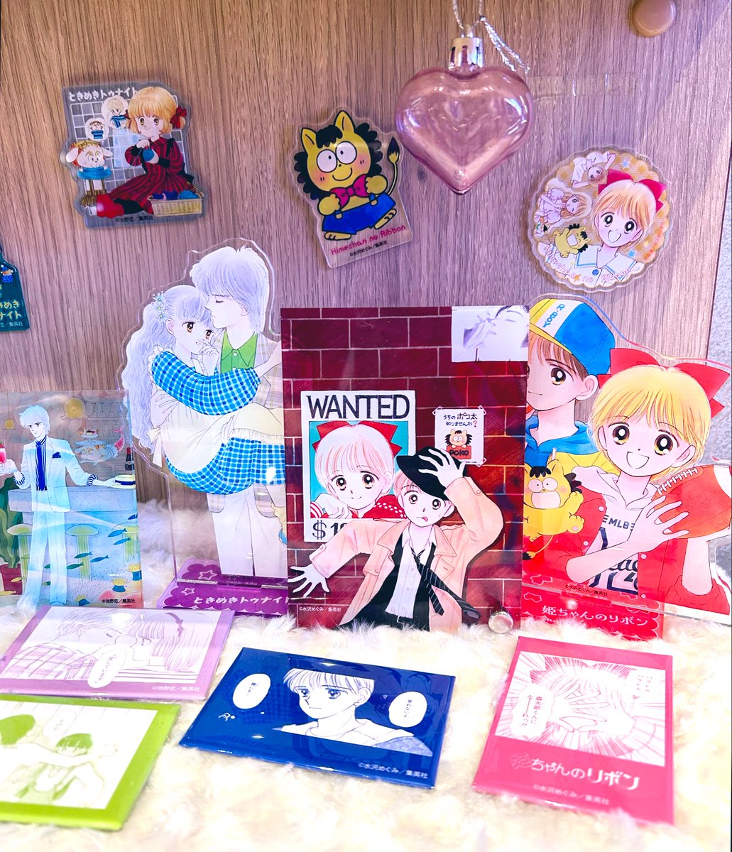 いろんな方がポストしてたので今更だけどりぼんカフェ店内こんな感じで