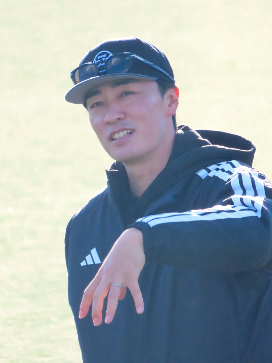 maru_maru_0119's tweet photo. また来年も見れたらいいな🙏✨
2026.01.10 長崎ビッグNスタジアム
#teamOK 長崎自主トレ
#和田毅 https://t.co/ESw9PLFcdt