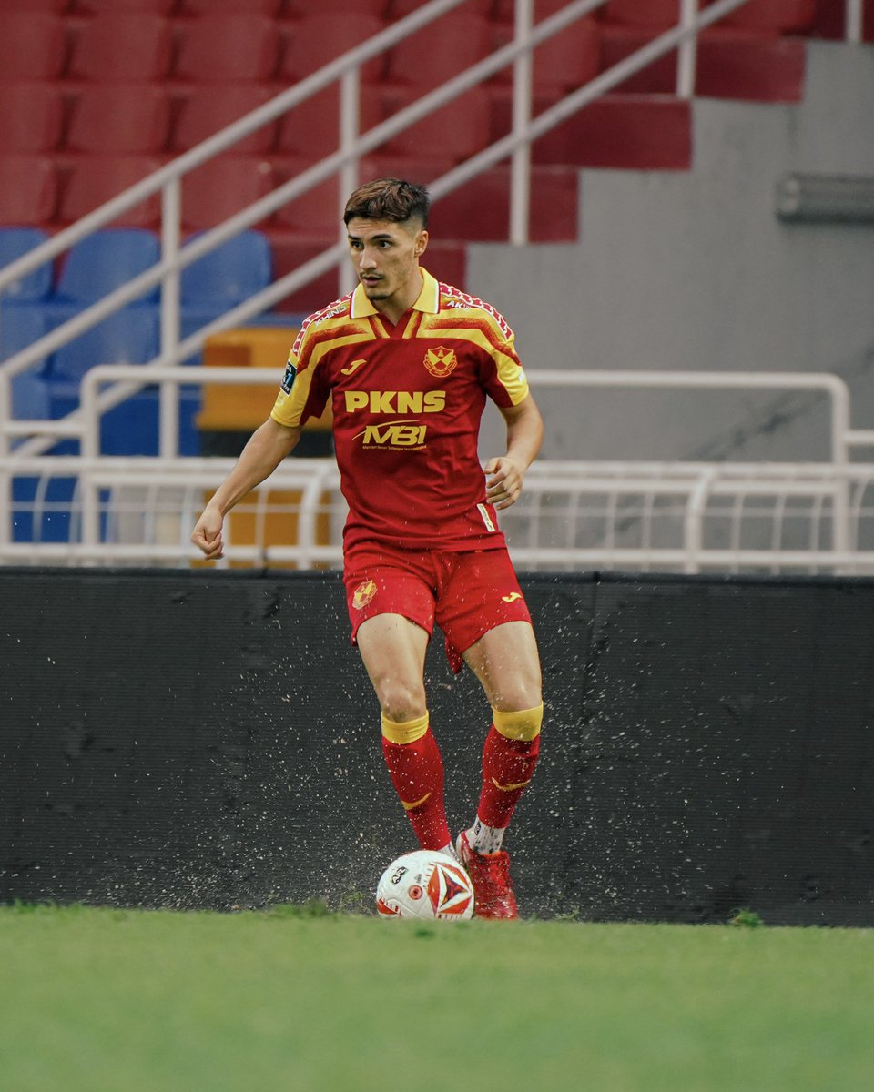 selangorfc's tweet photo. Pemain sayap kiri, Omid Musawi kini secara rasmi menyertai Penang FC secara pinjaman sebelum jendela perpindahan kedua ditutup tempoh hari bagi baki saingan musim 2025/26.

Semoga berjaya, Omid! ❤️💛

----

Left winger, Omid Musawi has officially joined Penang FC on loan recently ahead of the second transfer window deadline, for the remainder of the 2025/26 season.

All the best, Omid! ❤️💛

#SelangorFC #ThisIsSelangor