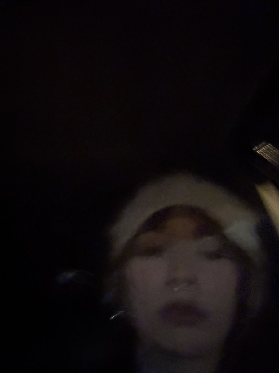 hotsidewalkworm's tweet photo. Everyone’s talking about how  huge and Lucious my lips look now that I got half a syringe!  #2026 #ootd https://t.co/87O1lmlmAU