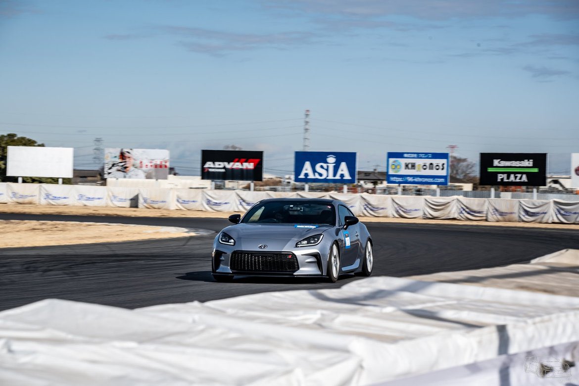 ゆうくん写真ありがとう✨ 走ってる時の低さが際立っててカッコいい😆