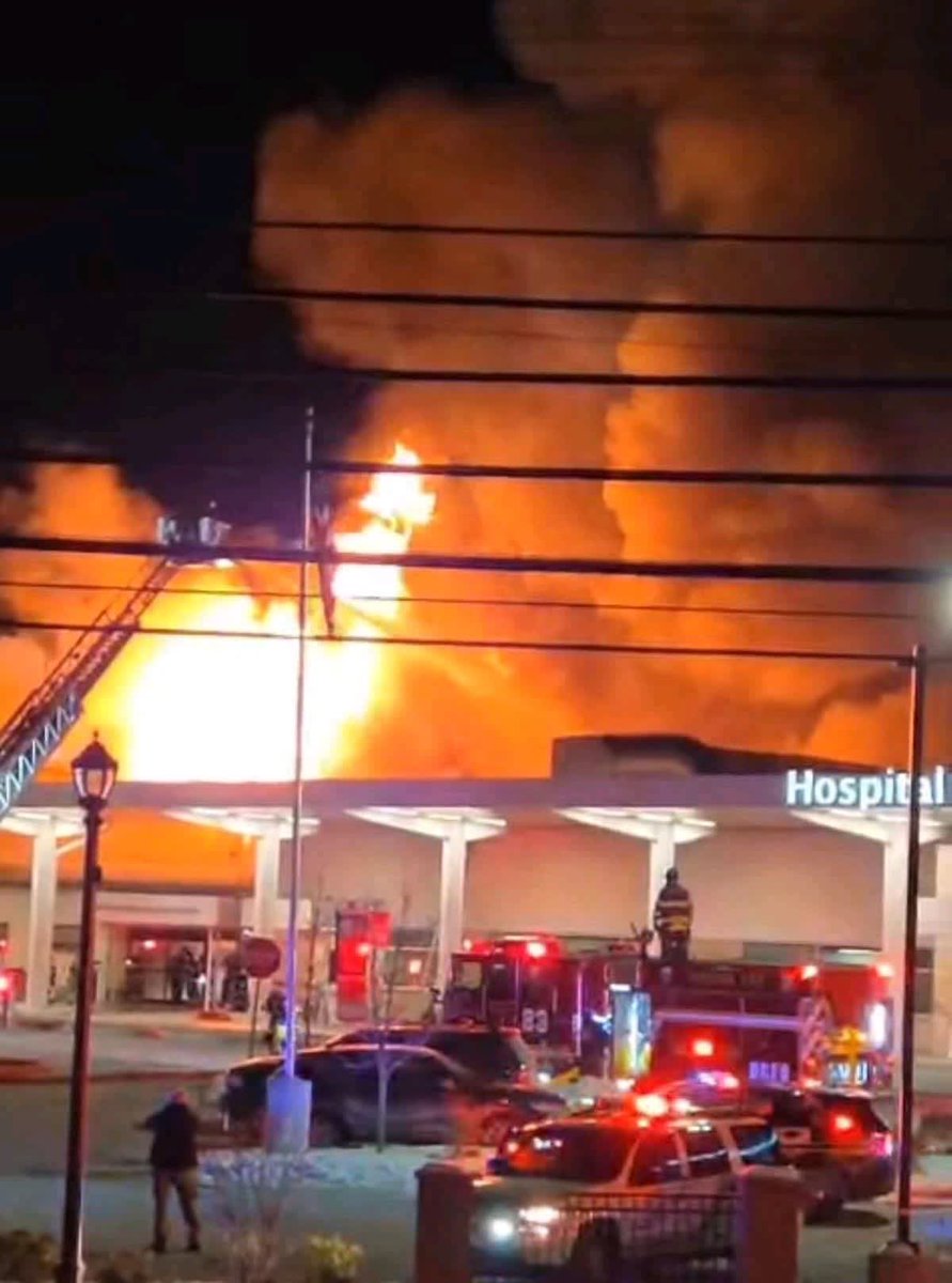 TheSecretList's tweet image. Lackawanna County, Pennsylvania; Lehigh Valley Dickson City Hospital-Working Fire #Firefighter #Firefighters #Hospital
