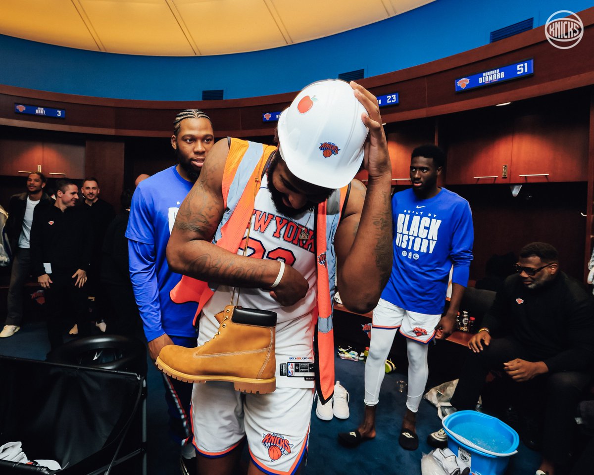 nyknicks's tweet photo. DPOG 🦺 MITCH 🔨 https://t.co/ayeEfnCdbA