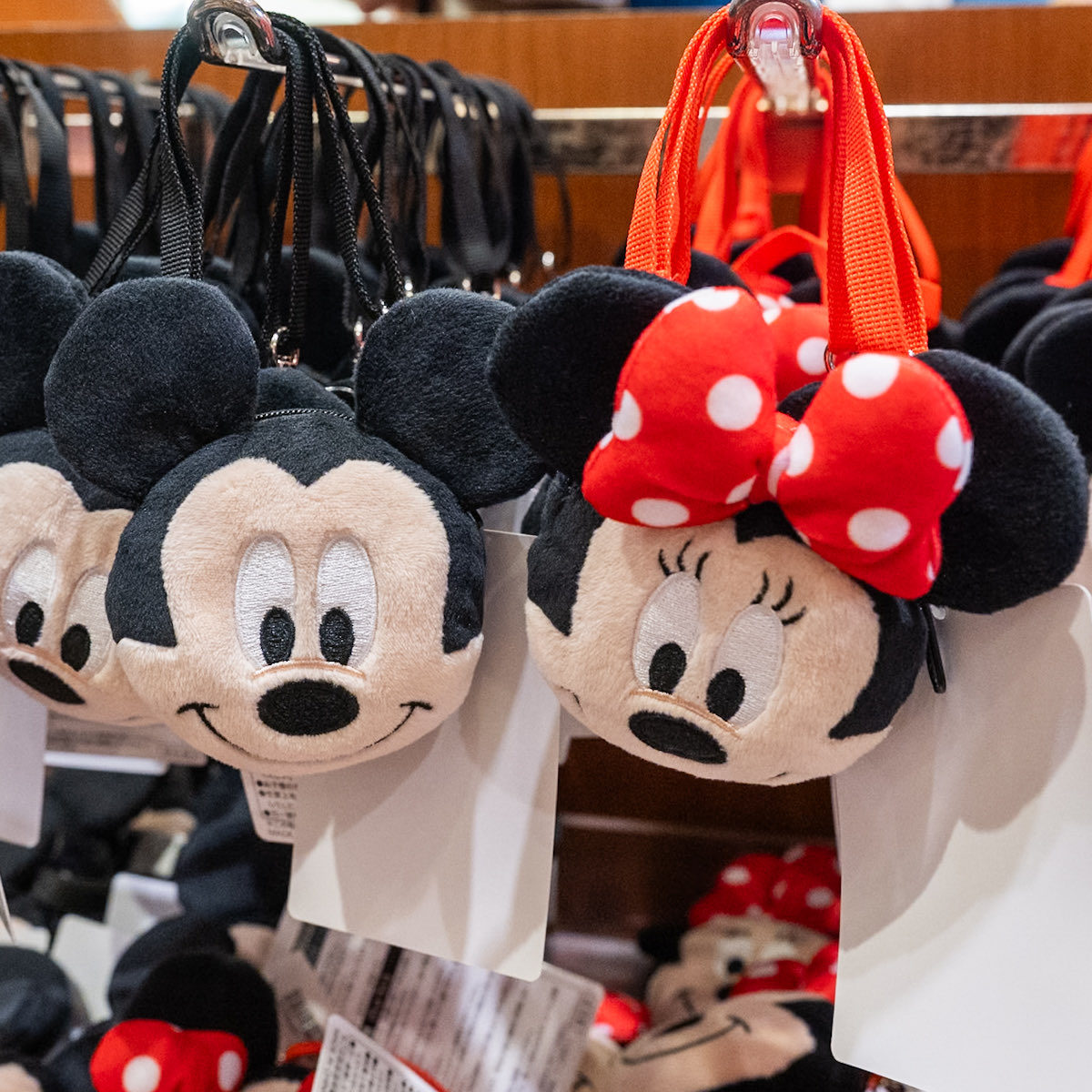 ミッキー、ミニーのお顔型！ 東京ディズニーリゾート 新作 ストラップ