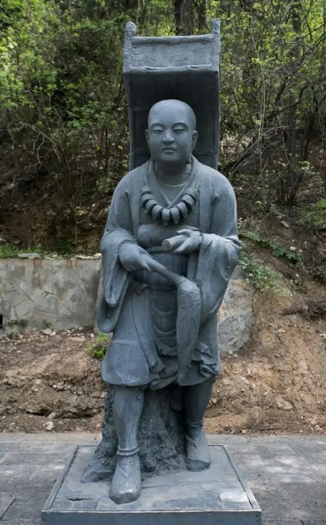 महान यात्री ह्वेनसांग (वेनसां)  स्मृति-दिवस 5 फरवरी 664 ई.

ज्ञान की खोज में चीन से भारत तक की ऐतिहासिक यात्रा, नालंदा में अध्ययन और सी-यू-की के माध्यम से भारत के इतिहास को विश्व तक पहुँचाने वाले महान यात्री को नमन। 🙏📜
#IndianHistory
#Nalanda
#ह्वेनसांग

<a href="/aajtak/">AajTak</a> <a href="/ANI/">ANI</a> <a href="/BBCWorld/">BBC News (World)</a>