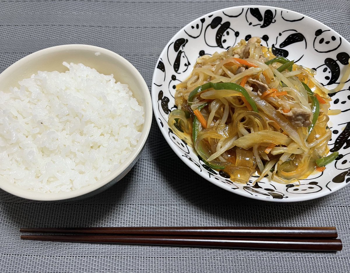 kingTINTAN's tweet photo. ◼︎野菜スープ、牛ヒレの赤ワイン煮
◼︎キムチ納豆味噌う��ん
◼︎中華丼、ミニチキン南蛮
◼︎プルコギタンミョン炒め https://t.co/OU5IAn9kzc