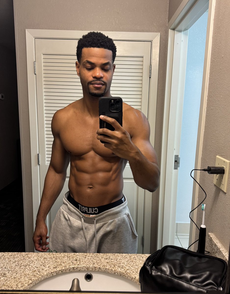 King Bach tweet media