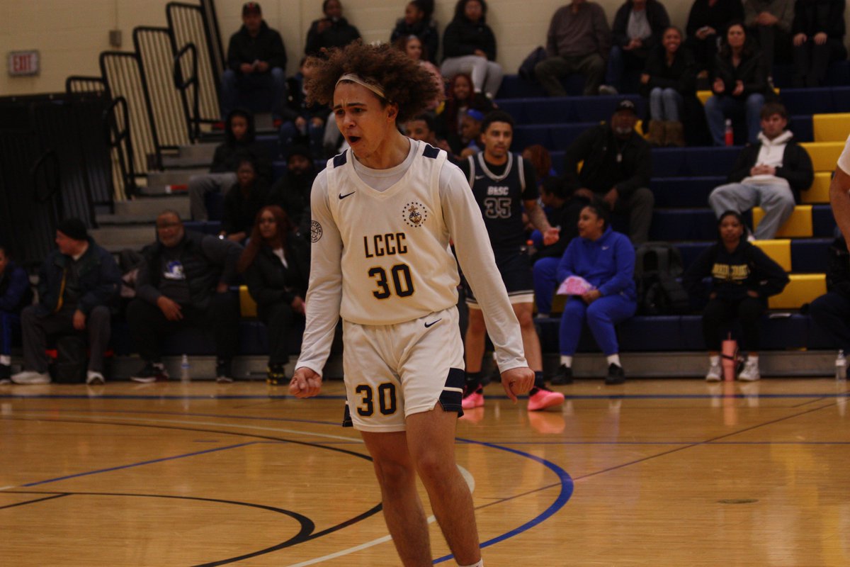 LCCCAthletics's tweet photo. 🏀 LCCC men’s basketball wins its third straight, edging Bryant &amp; Stratton (Ohio) 78–76!

All five starters scored in double figures, and Dennis Pettis Jr. sealed it at the line late.

Read more at https://t.co/yOyvbOyRy5 https://t.co/QbqvoASVnA