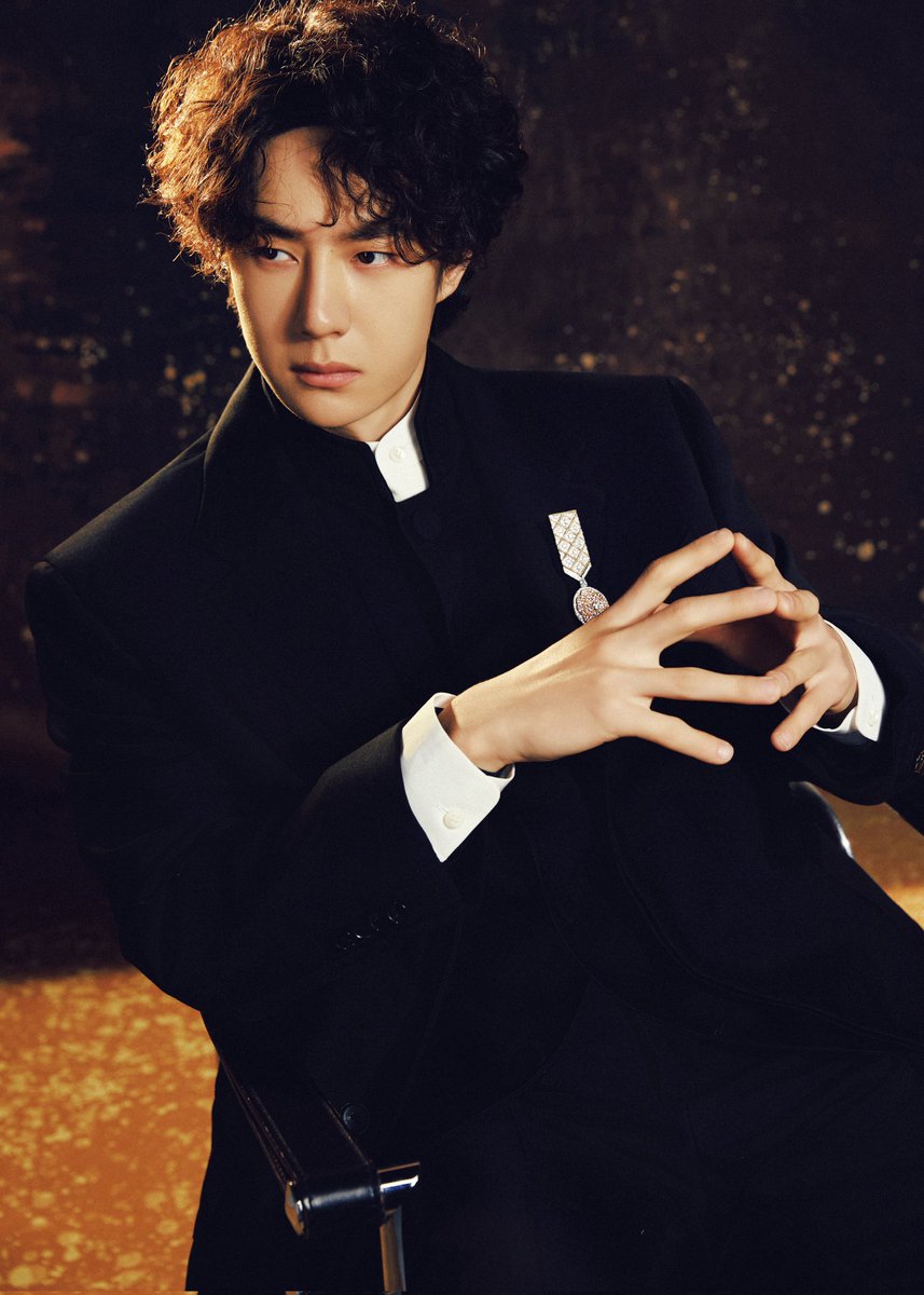 hitch_1010's tweet photo. 260205 왕샤오 웨이보의 밤(2025) 같스케 타래
보피셜 이보 착장컷

파마때문에 더 왕자님 같음🥺

https://t.co/mr5YnIaSBh https://t.co/VmITYaxT60