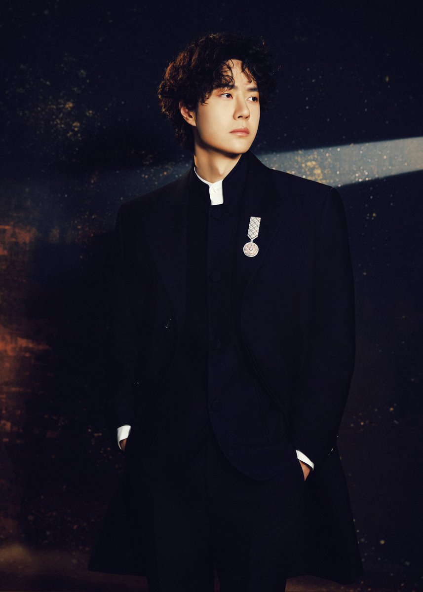 hitch_1010's tweet photo. 260205 왕샤오 웨이보의 밤(2025) 같스케 타래
보피셜 이보 착장컷

파마때문에 더 왕자님 같음🥺

https://t.co/mr5YnIaSBh https://t.co/VmITYaxT60