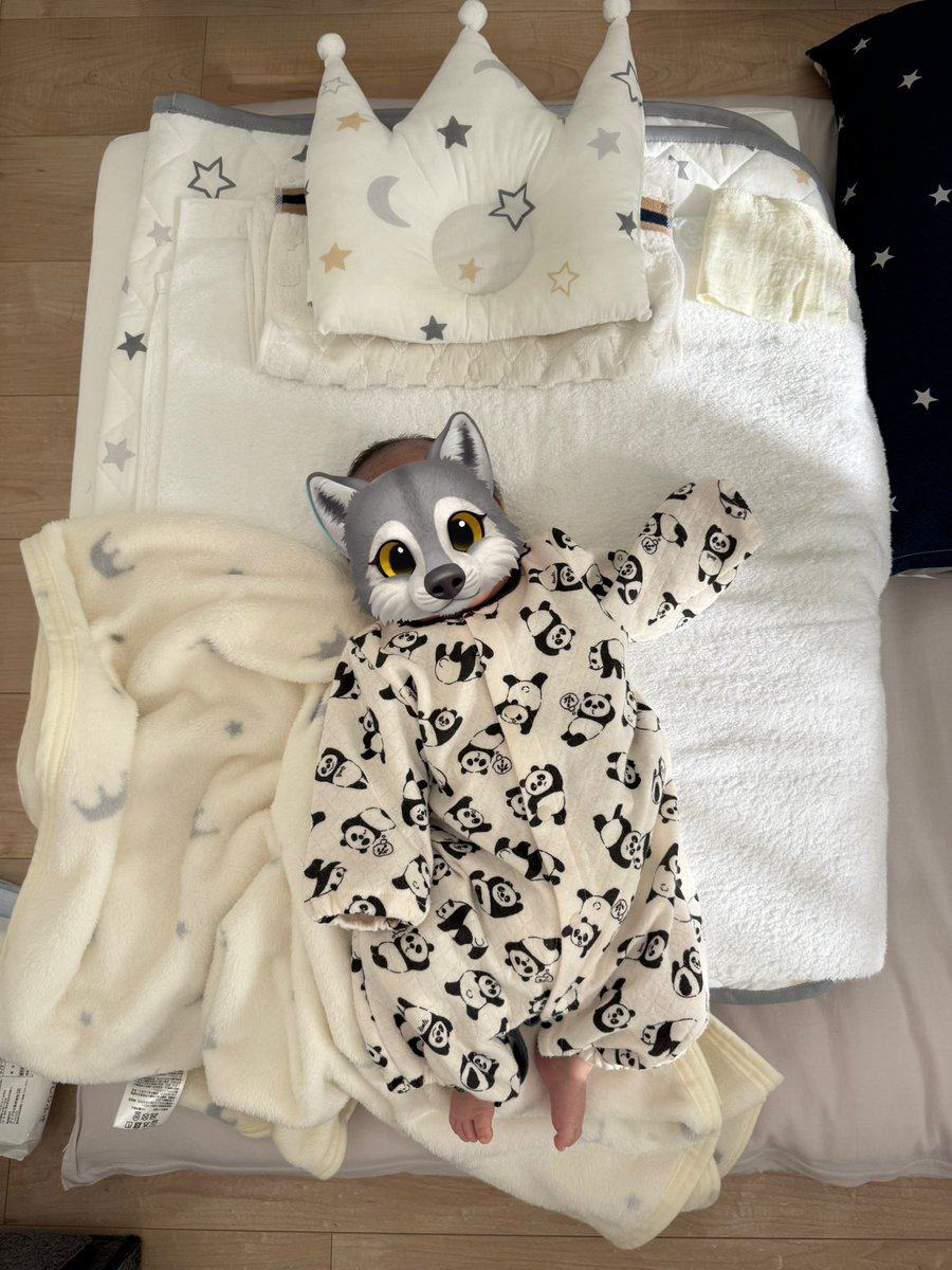 M00Nmini's tweet photo. 息子の寝相悪いシリーズ😴 https://t.co/U70HJkNc6j