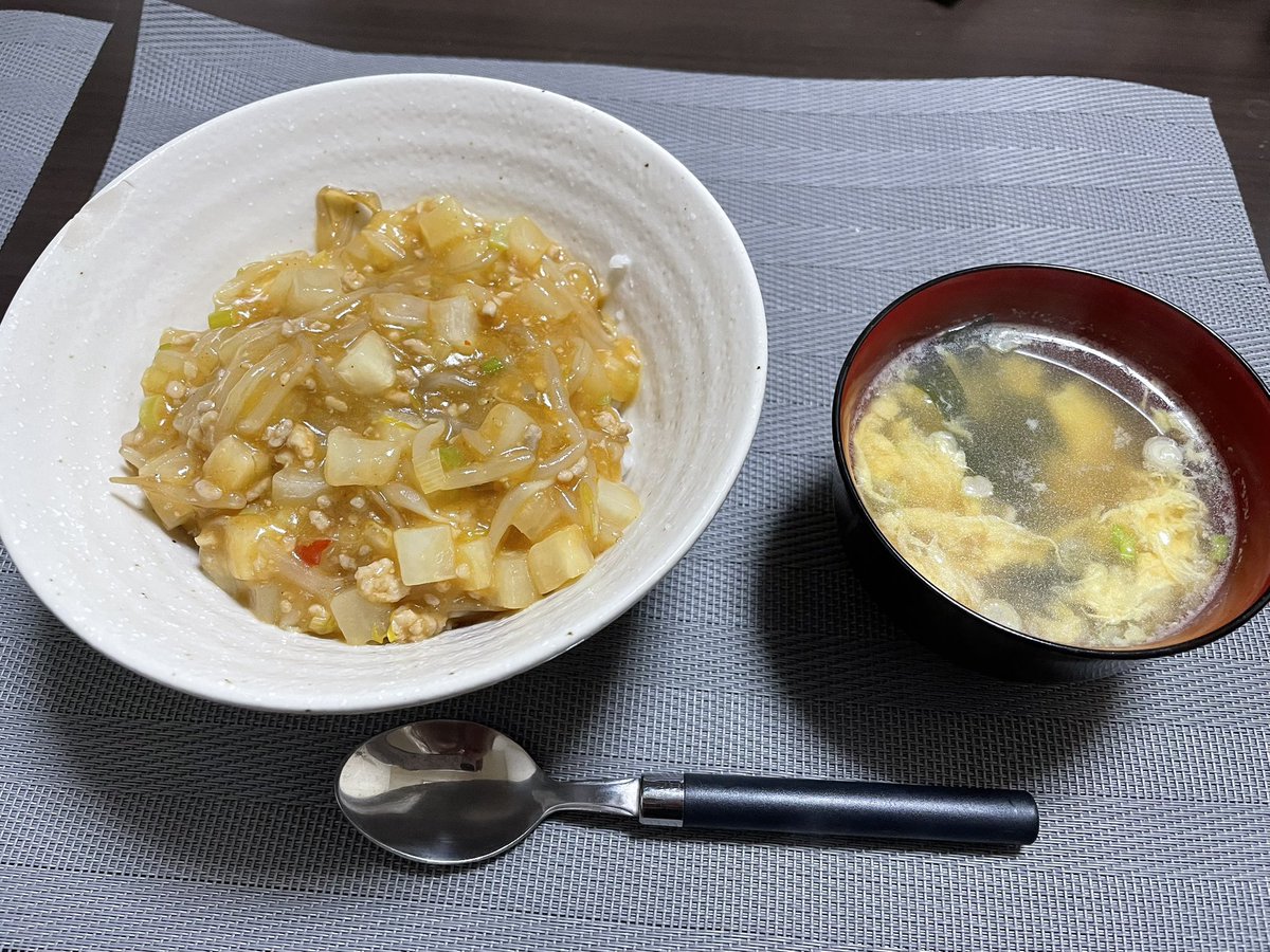 kingTINTAN's tweet photo. ◼︎野菜あんかけ丼、米粉皮の餃子
◼︎お好み焼き
◼︎三色丼
◼︎大根のあんかけご飯 https://t.co/iF6Mph6sEL