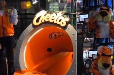 theres a demonic chester cheeta in the cheetos tunnel, in kidzania monterrey, mexico