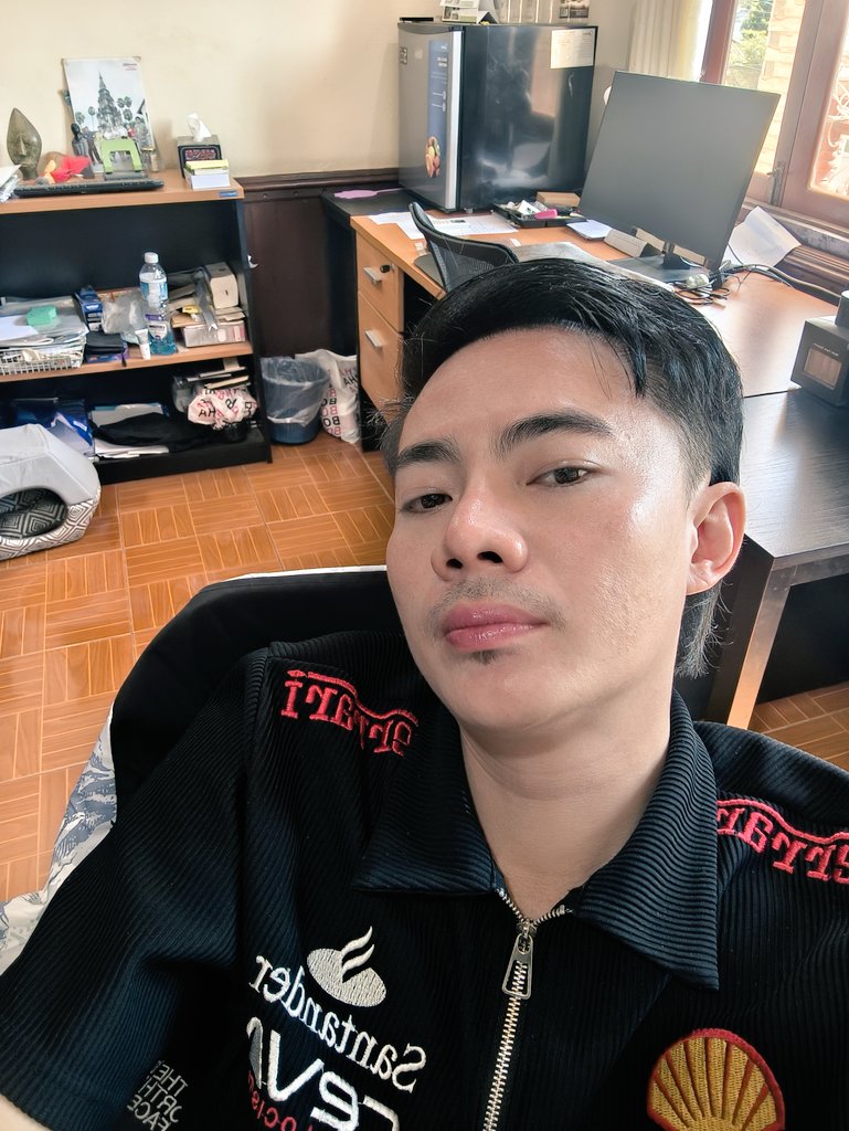 ฮ่องเต้ ธมมศักดิ์ tweet media