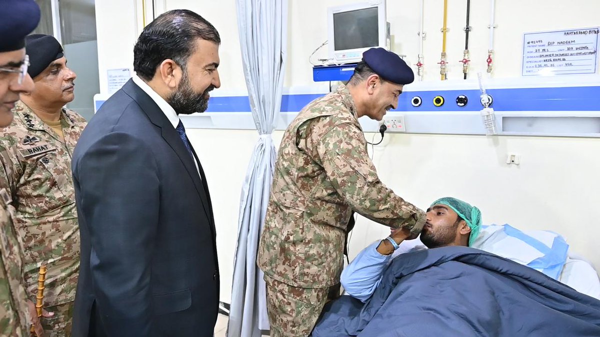 Defencepak2's tweet image. Standing shoulder to shoulder against terrorism and every enemy of Pakistan - firm, fearless, and unbreakable like Bunyan-ul-Marsoos.

One Nation
One Faith
One Resolve

#Pakistan
@zarrar_11PK