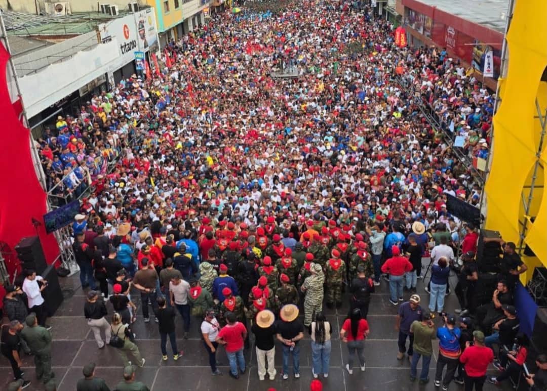 En Aragua conmemoraron el 4F: "Máxima organización", pidió Joana Sánchez +Video
acortar.link/FulXfR