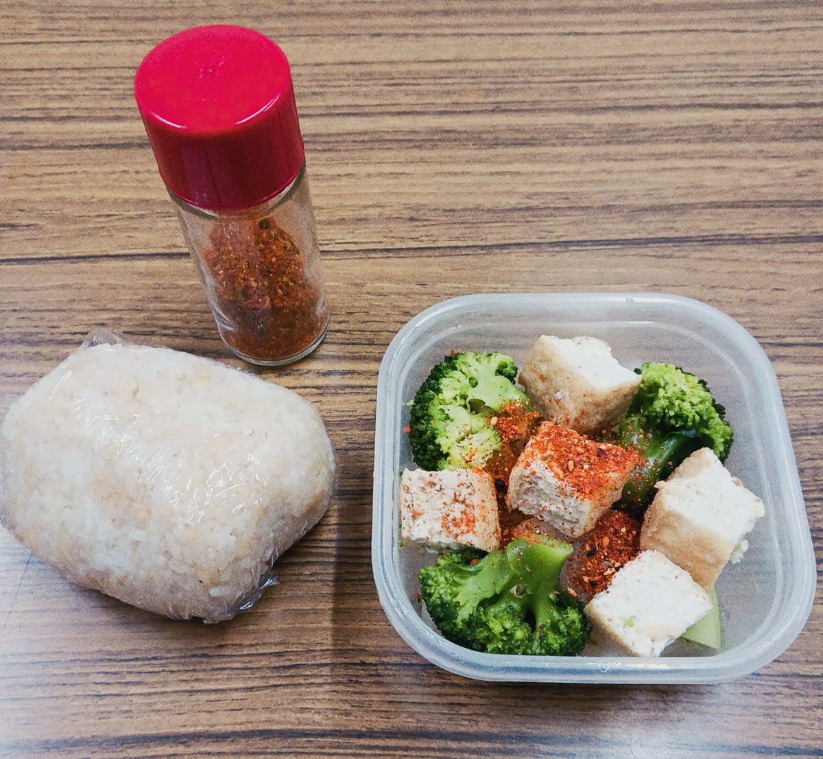 今日のトリ飯
冷蔵庫のまとめ。潰れたおにぎり