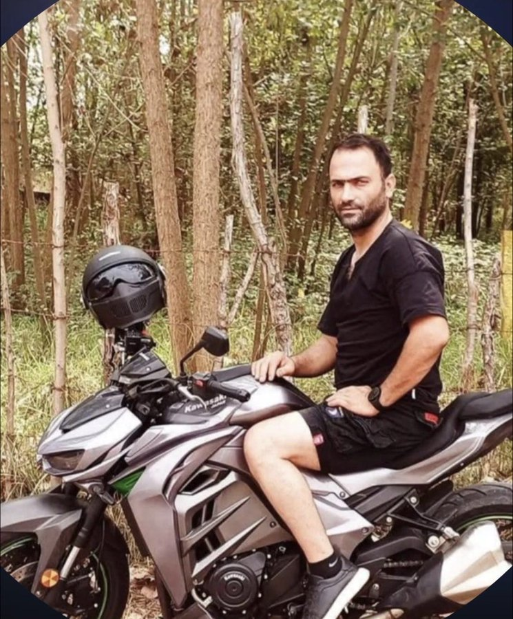 "Please don't shoot me, I have a child!"

These were the last known words of Abbas Keshavarz, a 38-year-old man who was cornered in an alley as Islamic Republic death forces closed in on him.

His plea did not move his killer. 

He was shot dead at close range in Rasht, another