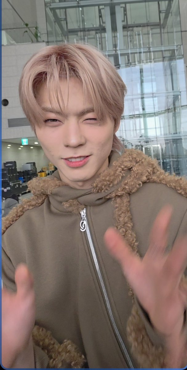 Kungnabee1's tweet image. คุณแม่ก็บอกอยู่ว่าอย่าขยิบข้างซ้ายบ่อยตามันจะเล็กมันก็ยังจะทำ55. เดี่ยวคุณแม่ก็ดุอีก
#pow #HONG #김홍