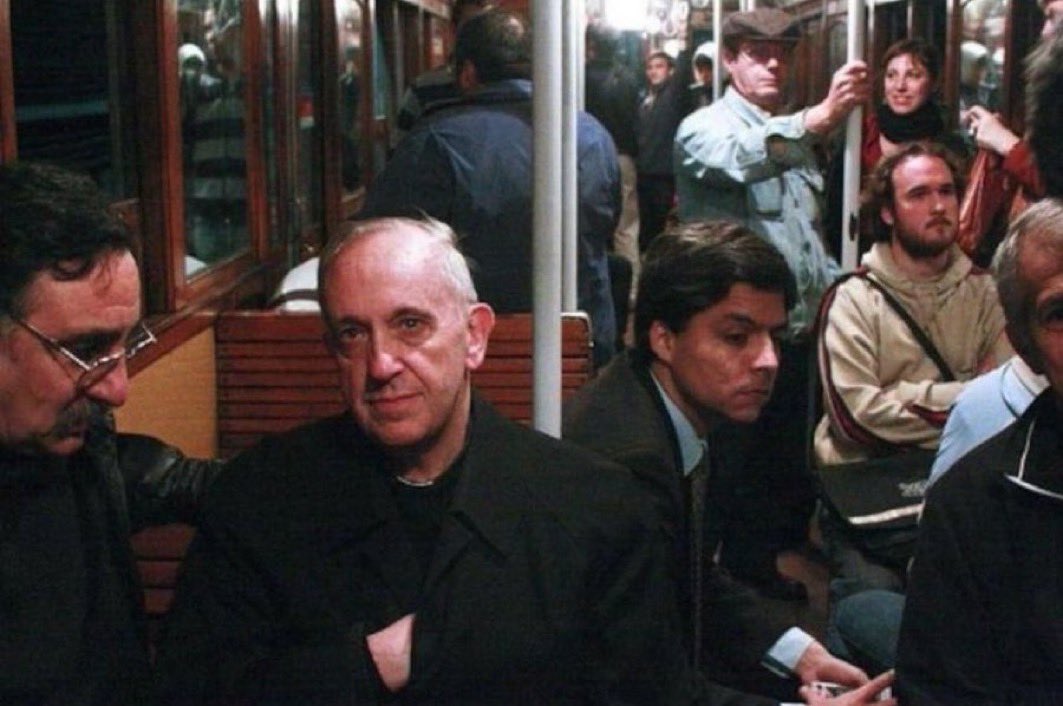 Resulta que el FBI descubrió que el hackeo a los correos de Jeffrey Epstein se hicieron desde el Vaticano durante el papado de Jorge Mario Bergoglio (el papa Francisco)

CANONÍCENLO YA